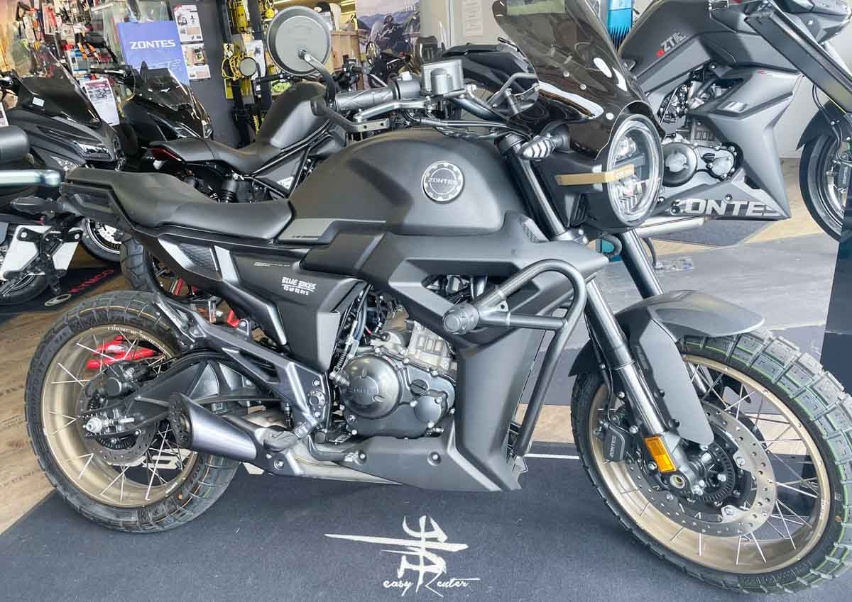Location moto Laval Ducati 400 Scrambler 1