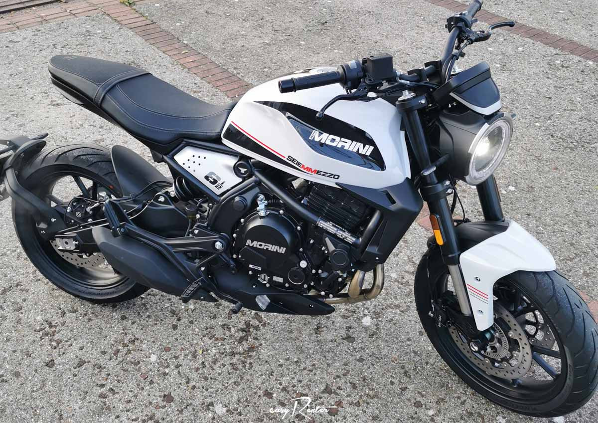 Location moto Saint-Lô Triumph Bonneville 1