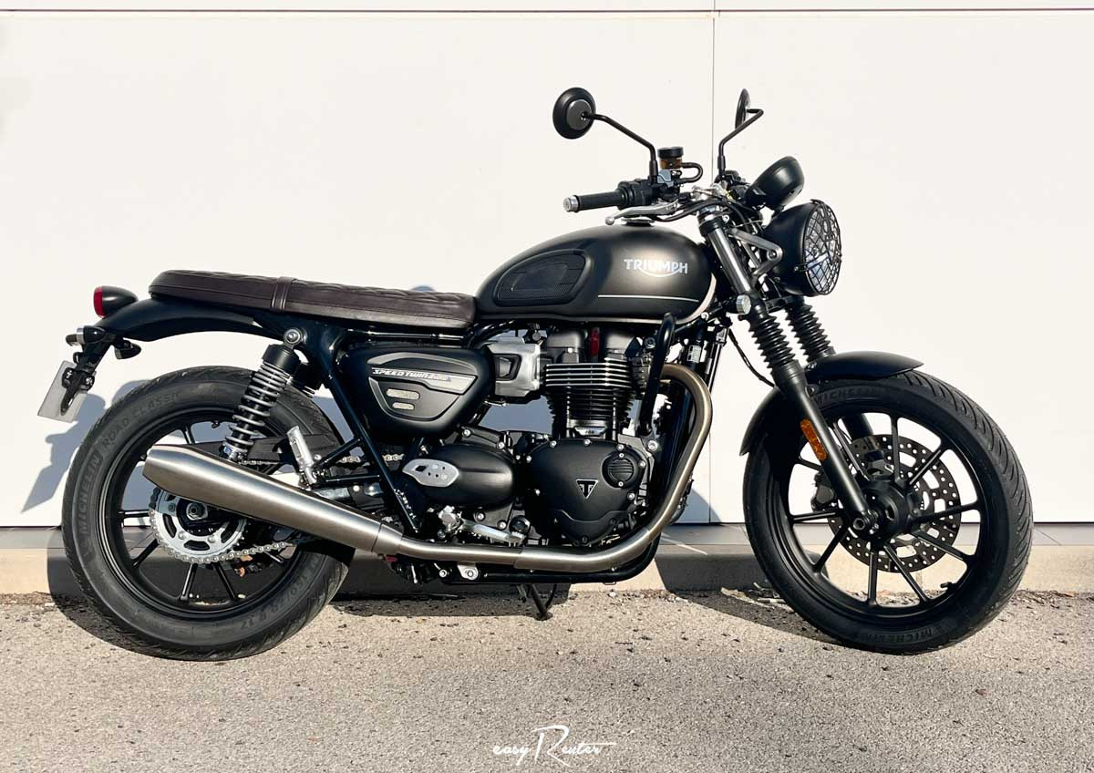 Perpignan Kawasaki Versys 1000 motorcycle rental 15955