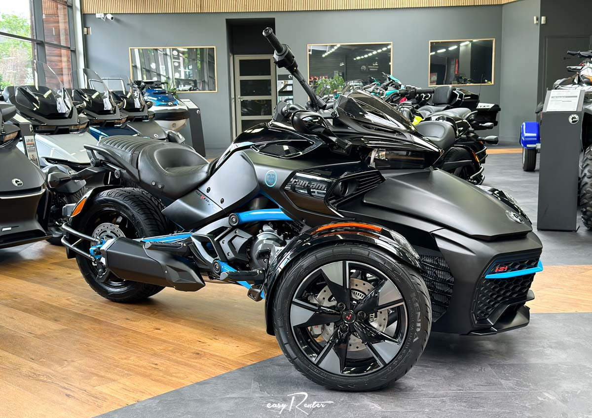 Location moto Laval Yamaha MT07 1