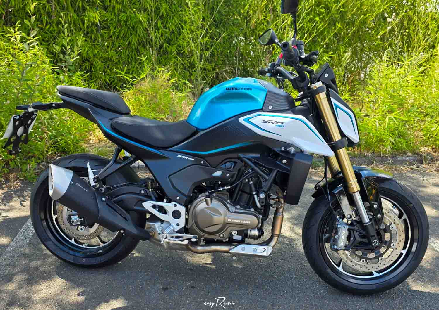 Location moto Laval Ducati 400 Scrambler 1