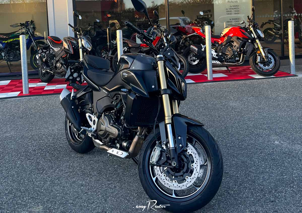 Pierrelaye Royal Enfield 650 Continental GT A2 motorcycle rental 16022