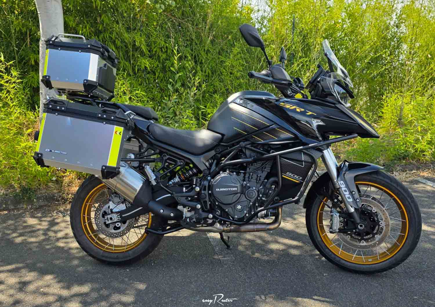 Location moto Laval Ducati 400 Scrambler 1