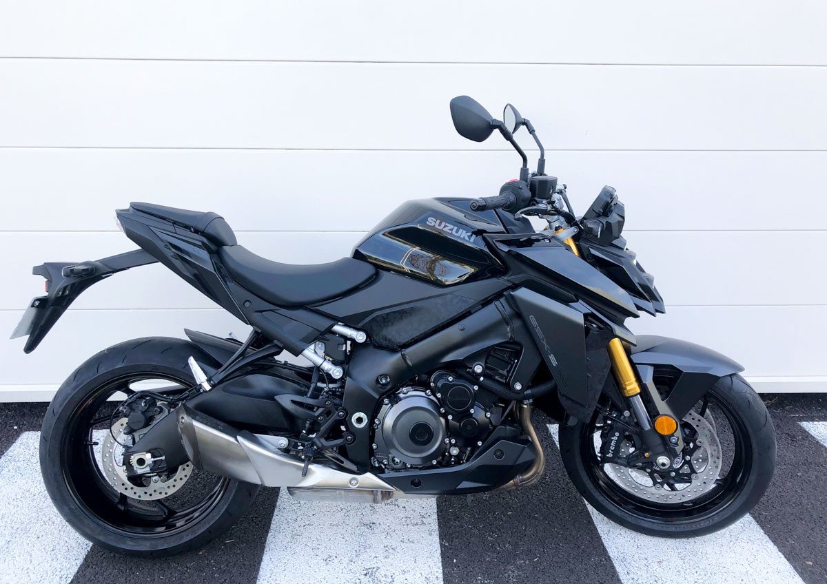 Valence Suzuki GSX-S 1000 motorcycle rental 15727