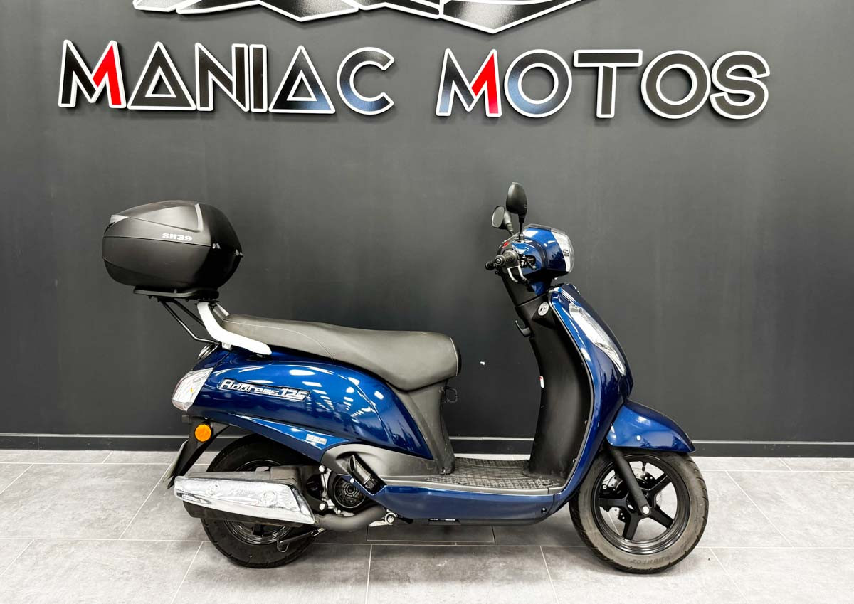 Niort Honda PCX 125 noir scooter rental 15778
