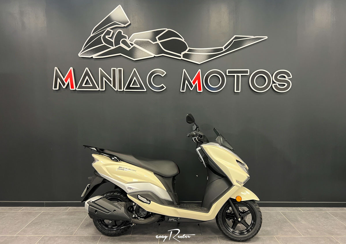 Niort Honda PCX 125 noir scooter rental 15778
