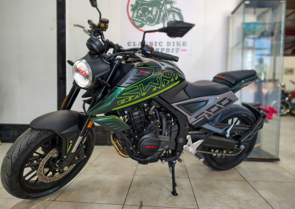 Location moto Saint-Lô Triumph Bonneville 1
