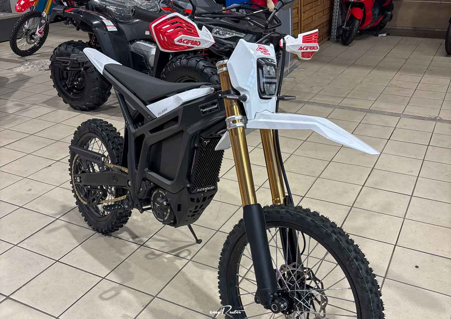 Nancy Guzzi V7 Stone motorcycle rental 14939