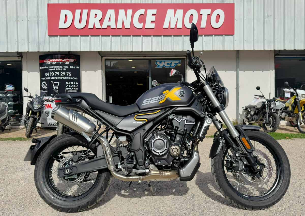 Location moto Saint-Lô Triumph Bonneville 1