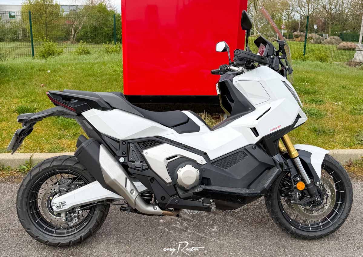 Location moto Saint-Lô Triumph Bonneville 1