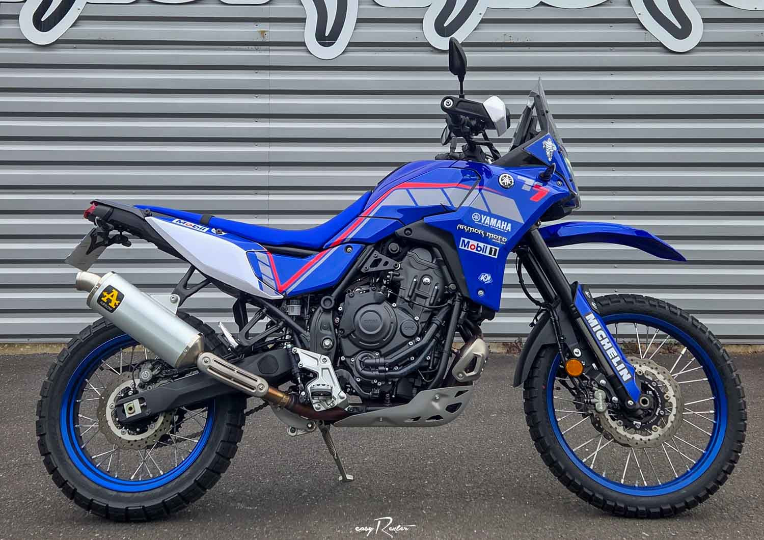 Nancy Guzzi V7 Stone motorcycle rental 14939