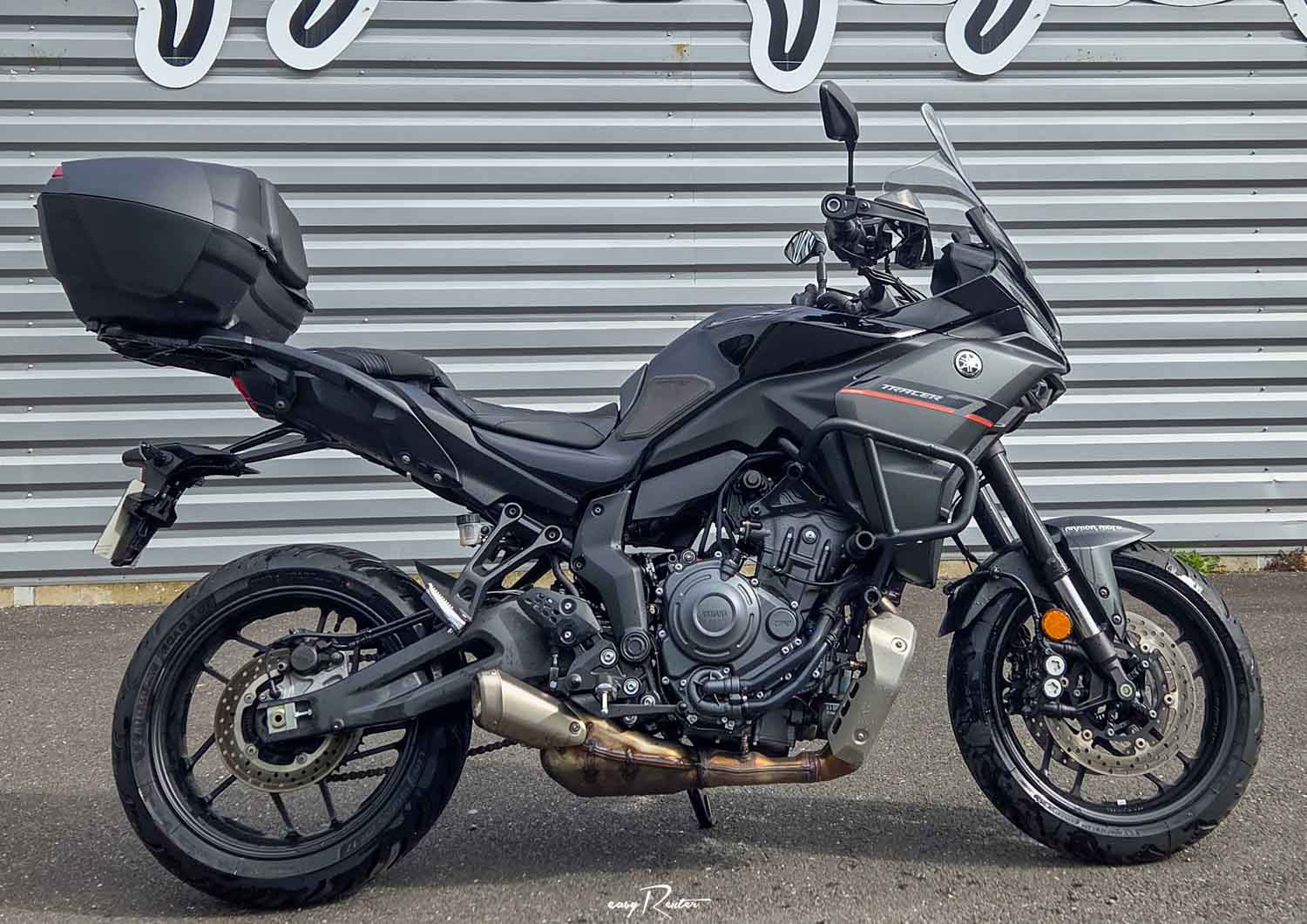 Nancy Guzzi V7 Stone motorcycle rental 14939