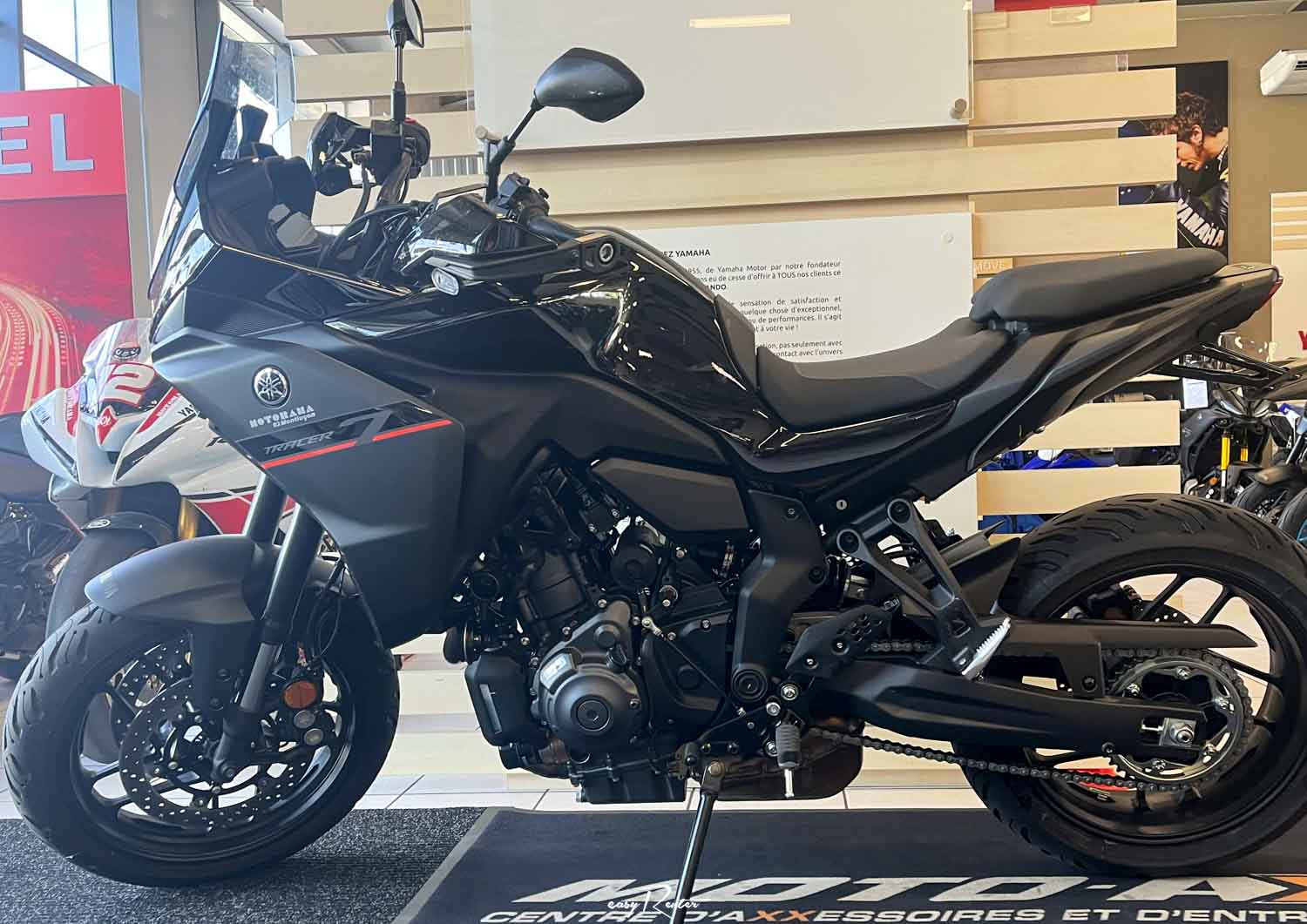 Nancy Guzzi V7 Stone motorcycle rental 14939