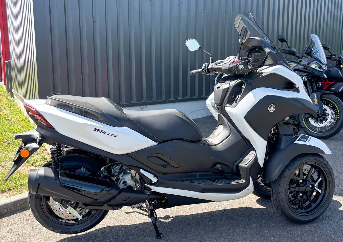 Location Moto Granville Yamaha MT09 Tracer 1