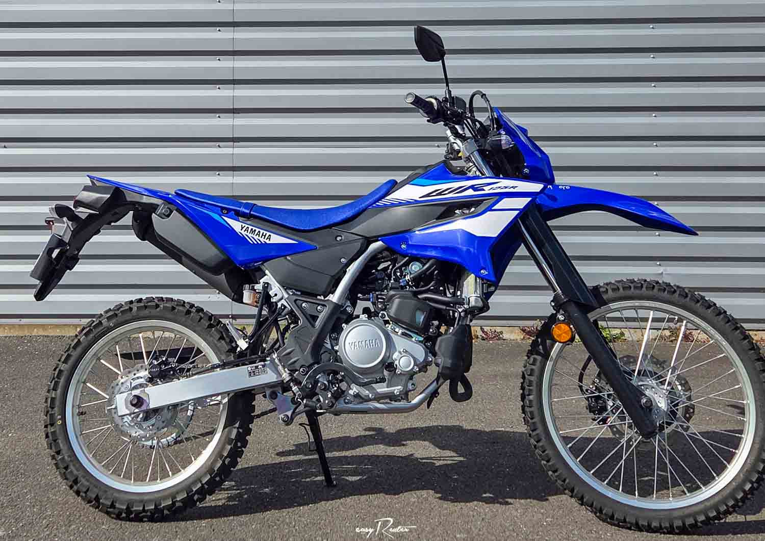 Nancy Guzzi V7 Stone motorcycle rental 14939