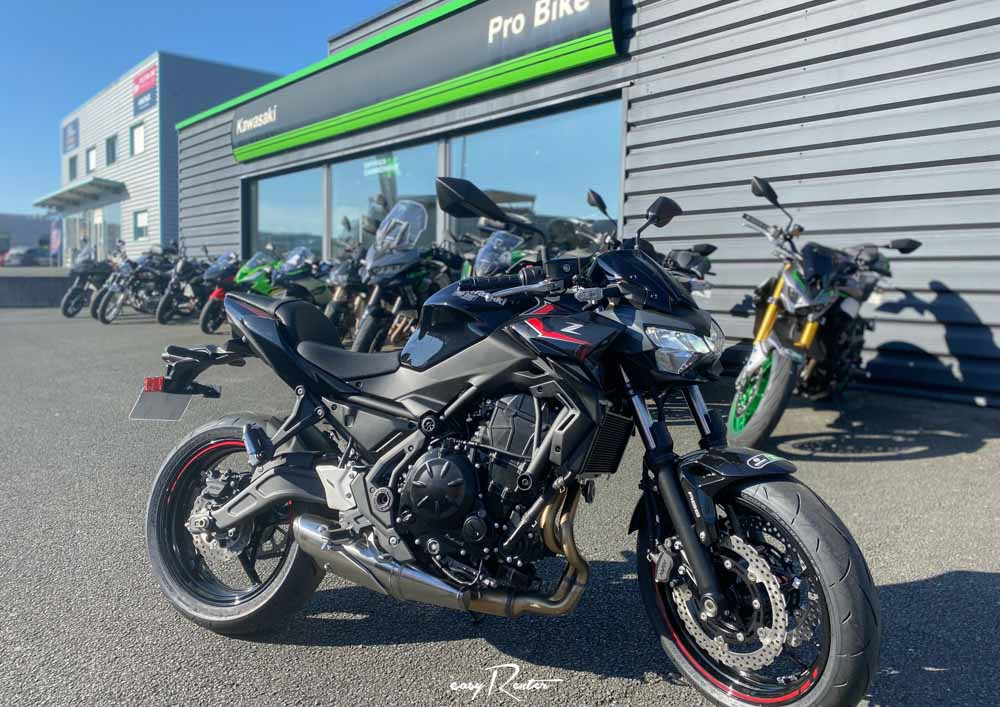 Angers Kawasaki Z900 RS motorcycle rental 15641