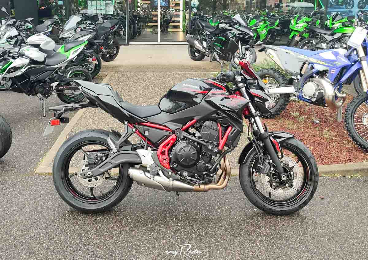 Location moto Laval Yamaha MT07 1