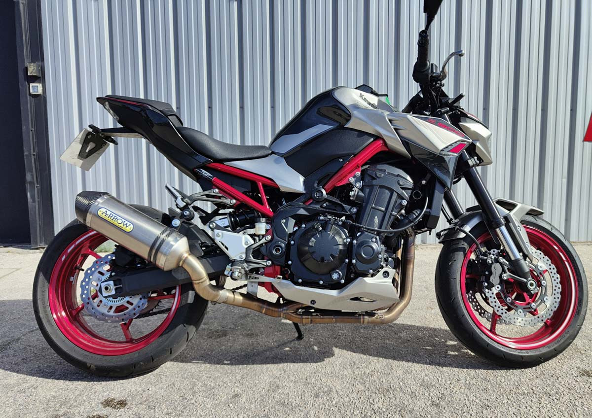 Marseille Kawasaki Z650 A2 motorcycle rental 13112