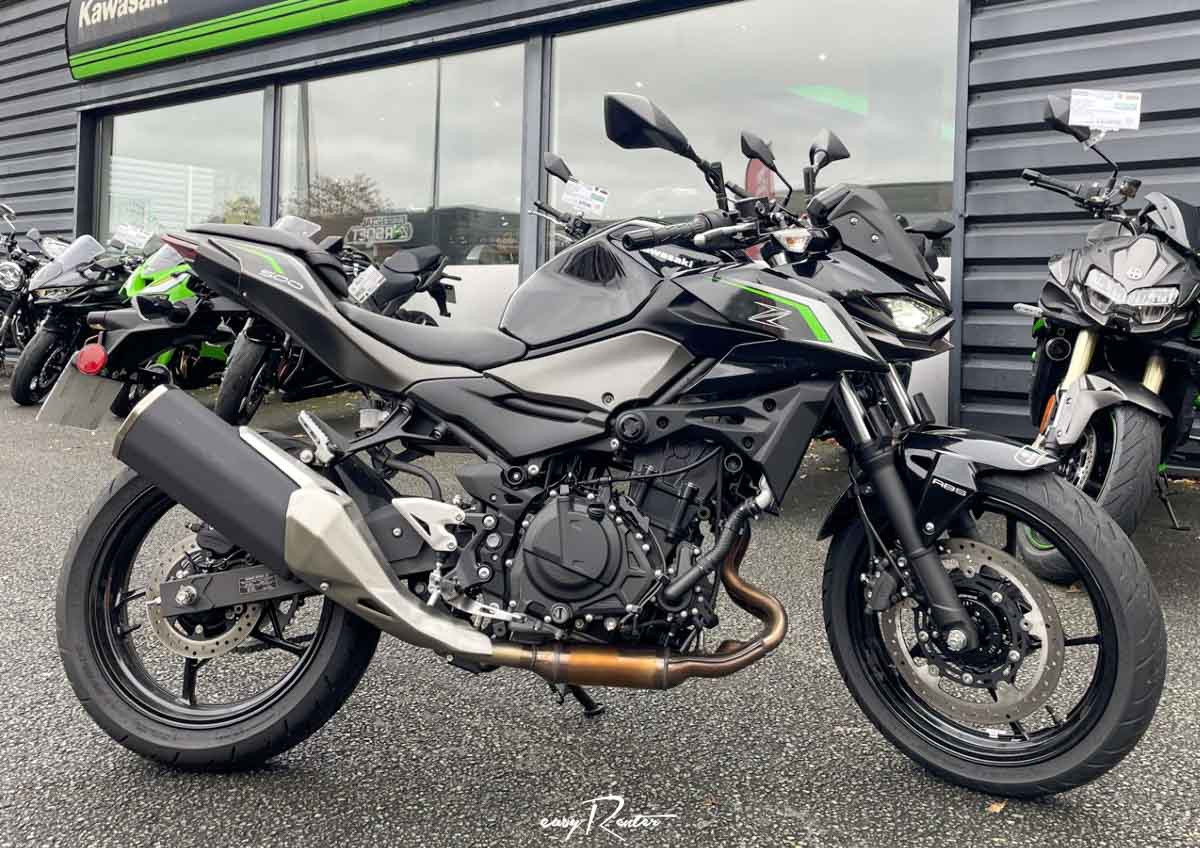 Angers Kawasaki Z900 RS motorcycle rental 15641