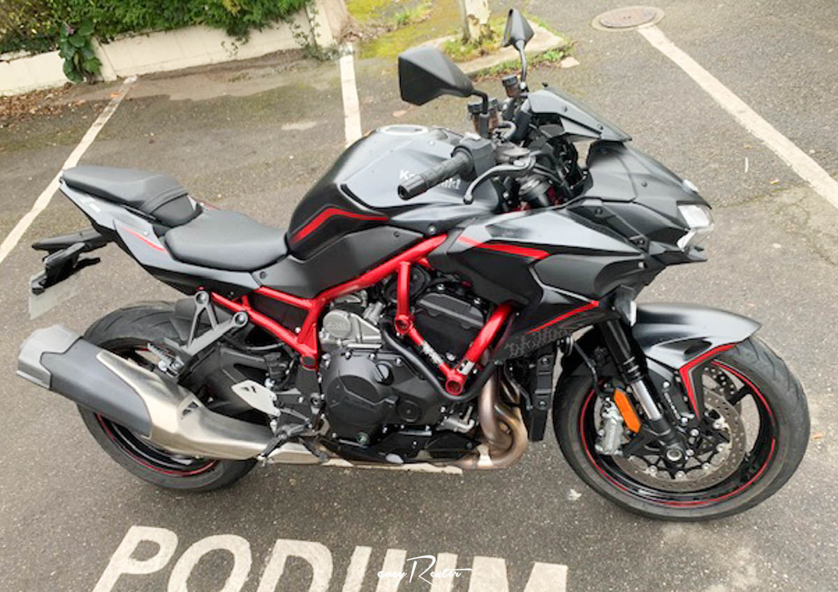 Location moto Laval Yamaha MT07 1