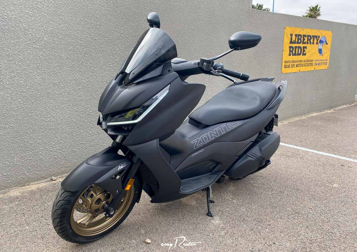 Cholet Kawasaki Z 900  motorcycle rental 14886