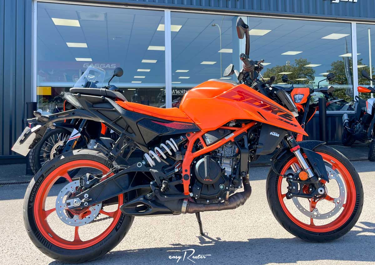 Vannes KTM 890 Adventure A2 motorcycle rental 15293