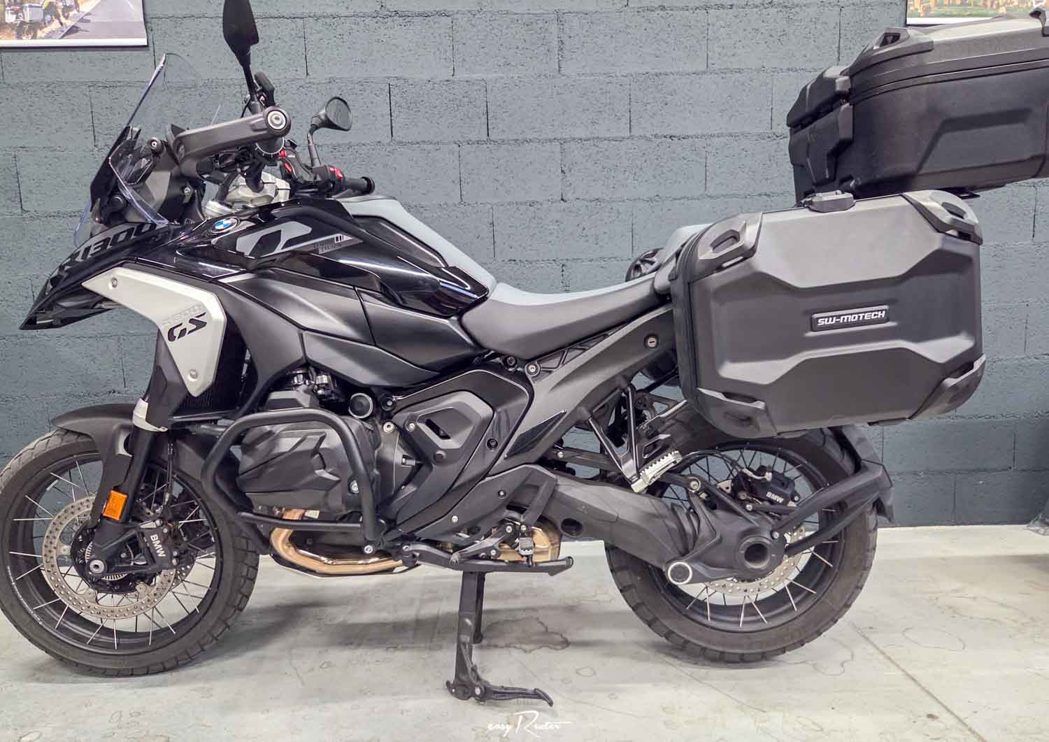 Le Mans Silence S01 scooter rental 18789