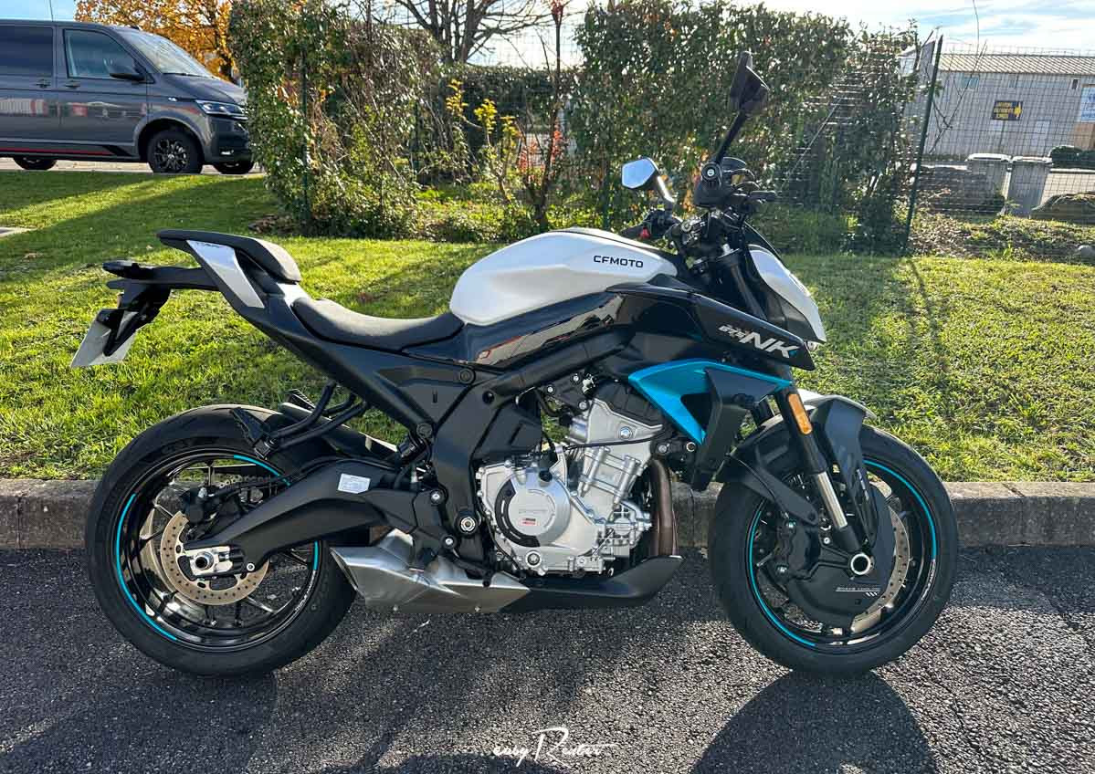 Angers KTM 890 Duke L motorcycle rental 15589