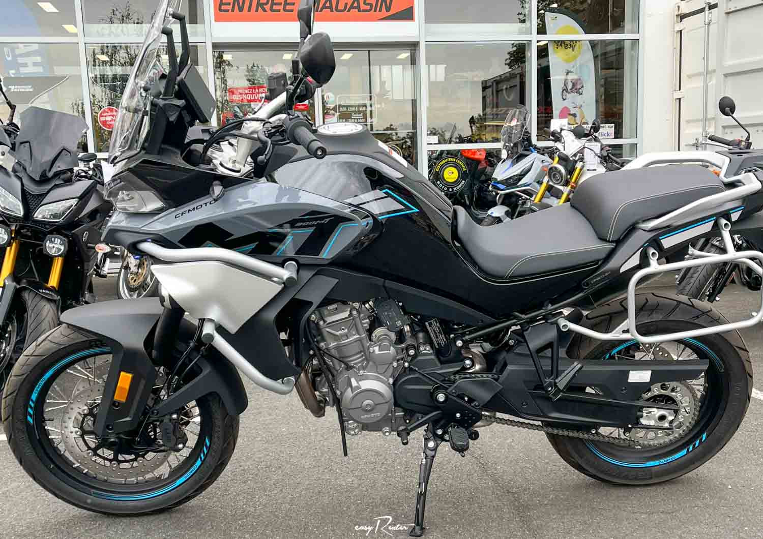Nancy Guzzi V7 Stone motorcycle rental 14939