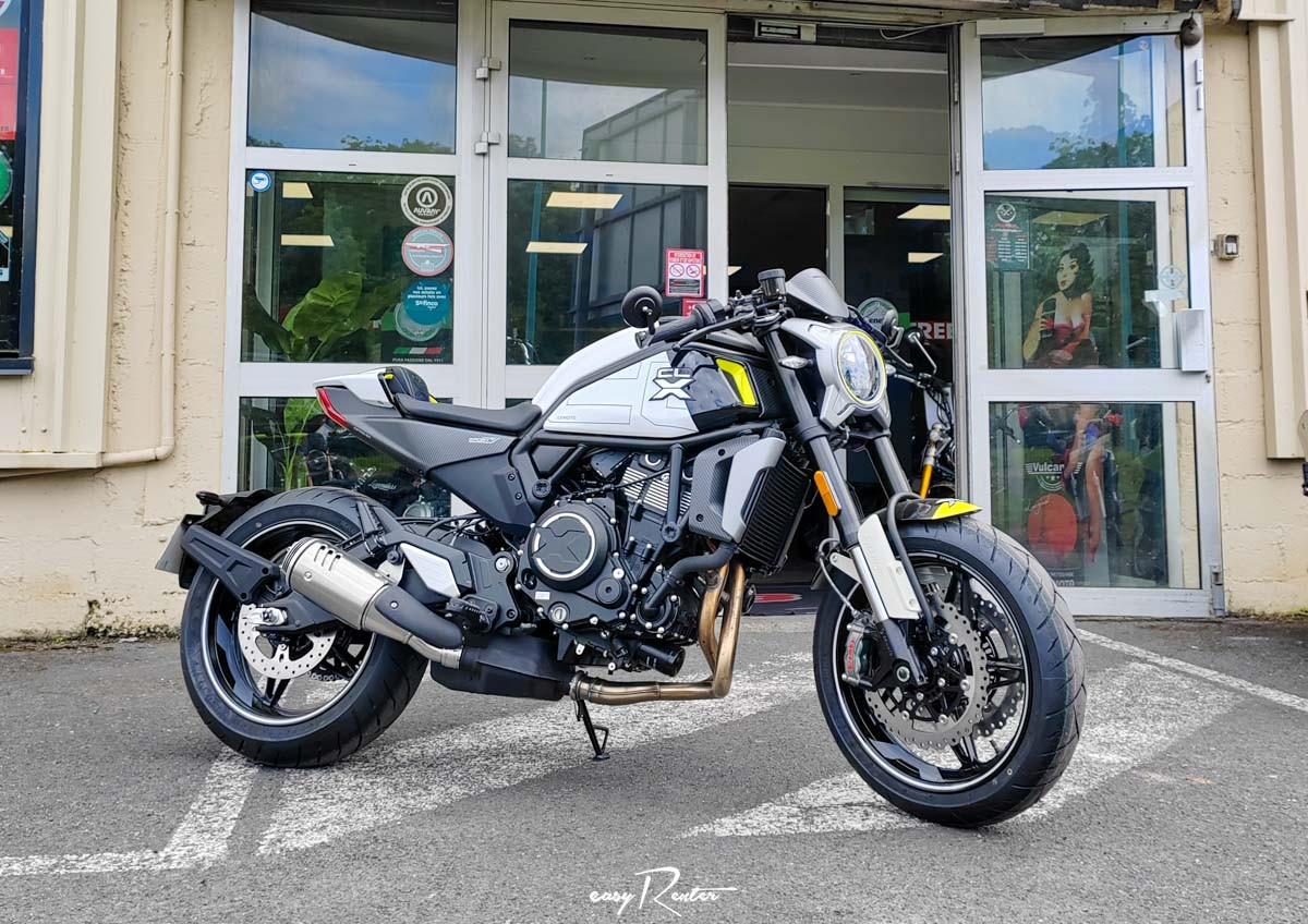 Rodez Benelli 400 Imperiale motorcycle rental 14778