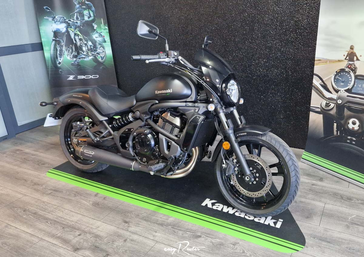 Nancy Guzzi V7 Stone motorcycle rental 14939