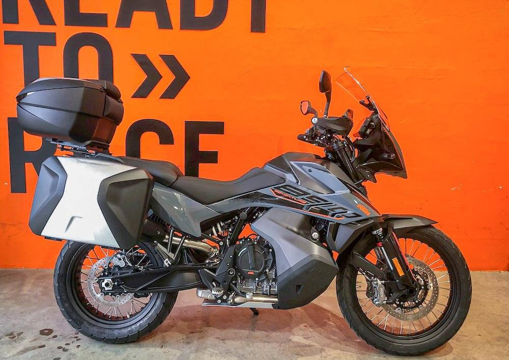 Les Sables d'Olonne KTM 890 Adventure 2021 motorcycle rental 15922