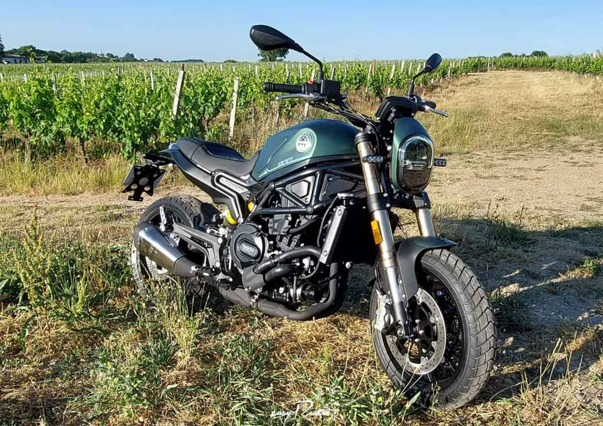 Saint-Lô Kawasaki Z650 A2 motorcycle rental 14194