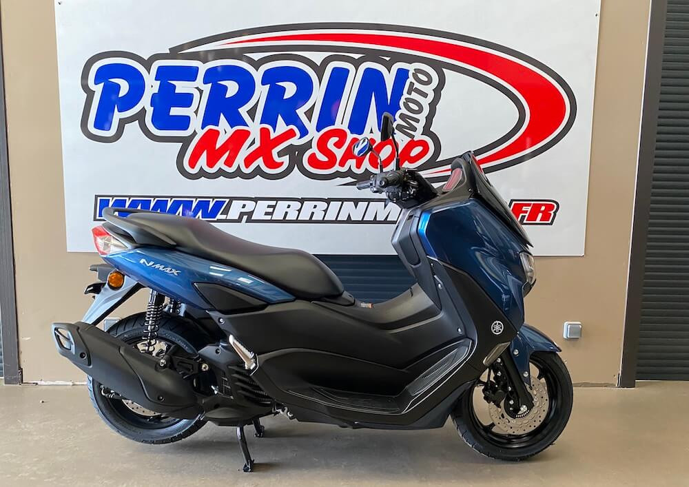 Evreux Yamaha NMAX 125 scooter rental 14616