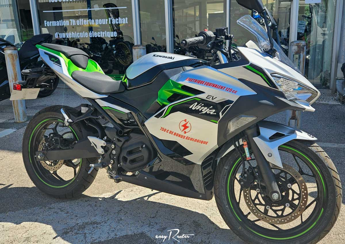Location moto Laval Yamaha MT07 1