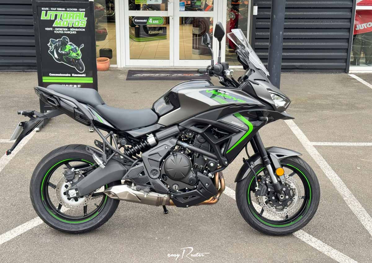 Aizenay Kawasaki Versys 650 A2 motorcycle rental 13226