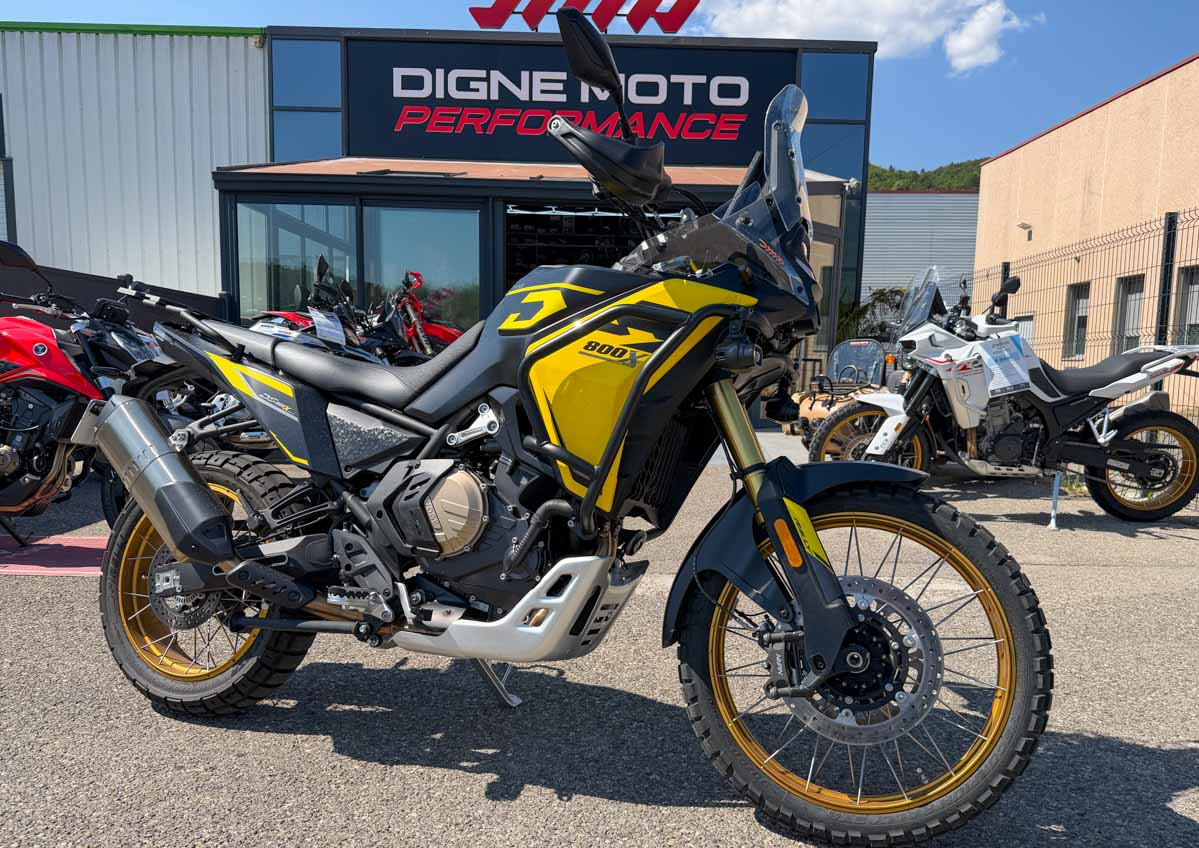 location moto metz honda 500 cbr