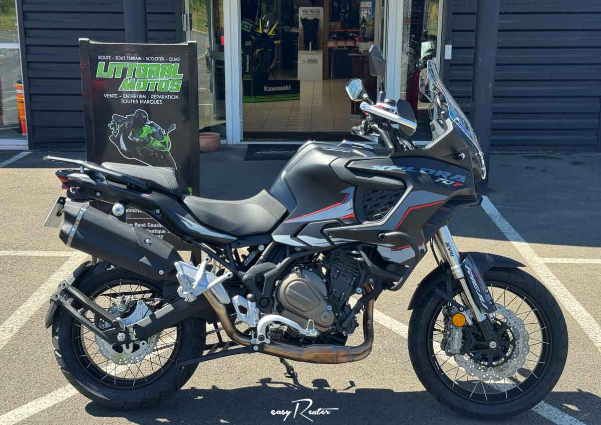 Aizenay Kawasaki Versys 650 A2 motorcycle rental 13226