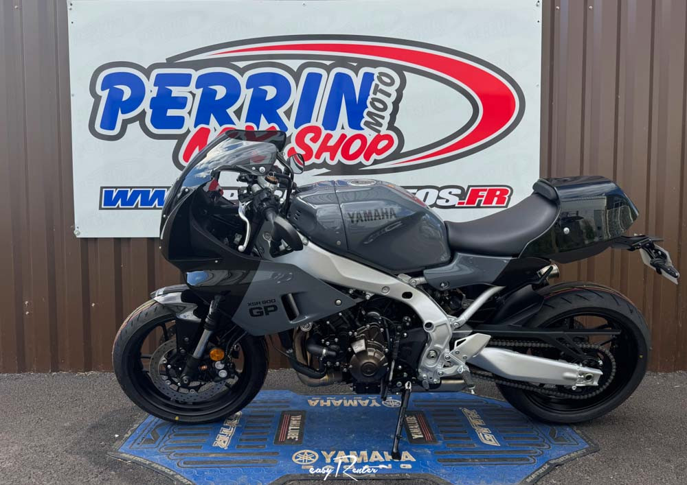Location moto Laval Yamaha MT07 1