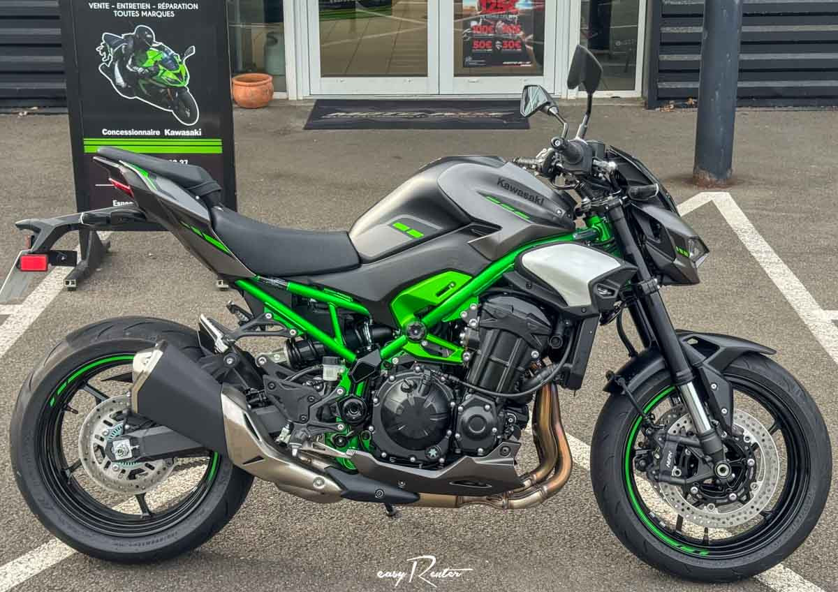 Aizenay Kawasaki Versys 650 A2 motorcycle rental 13226