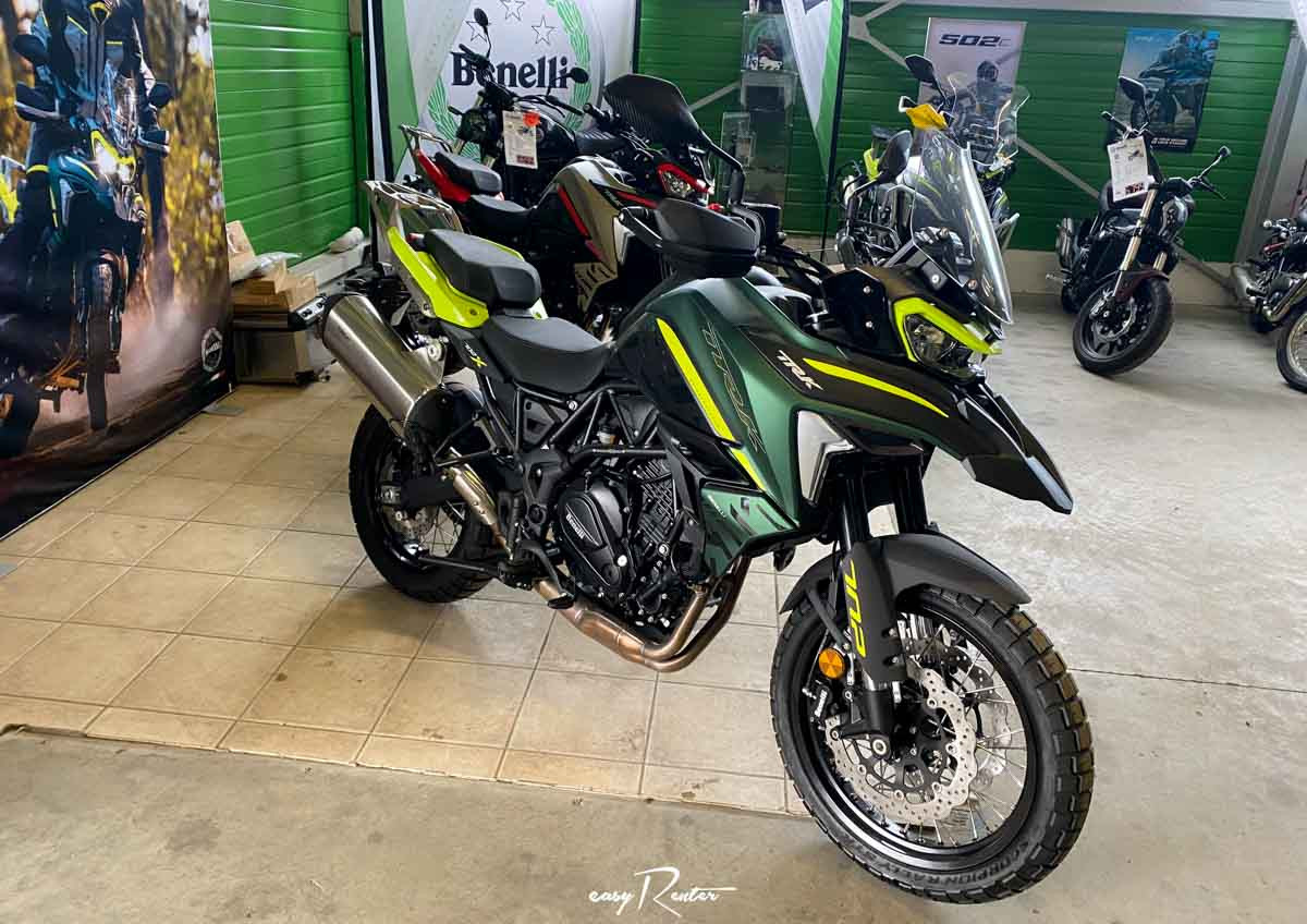 Saint-Lô Kawasaki Z650 A2 motorcycle rental 14194