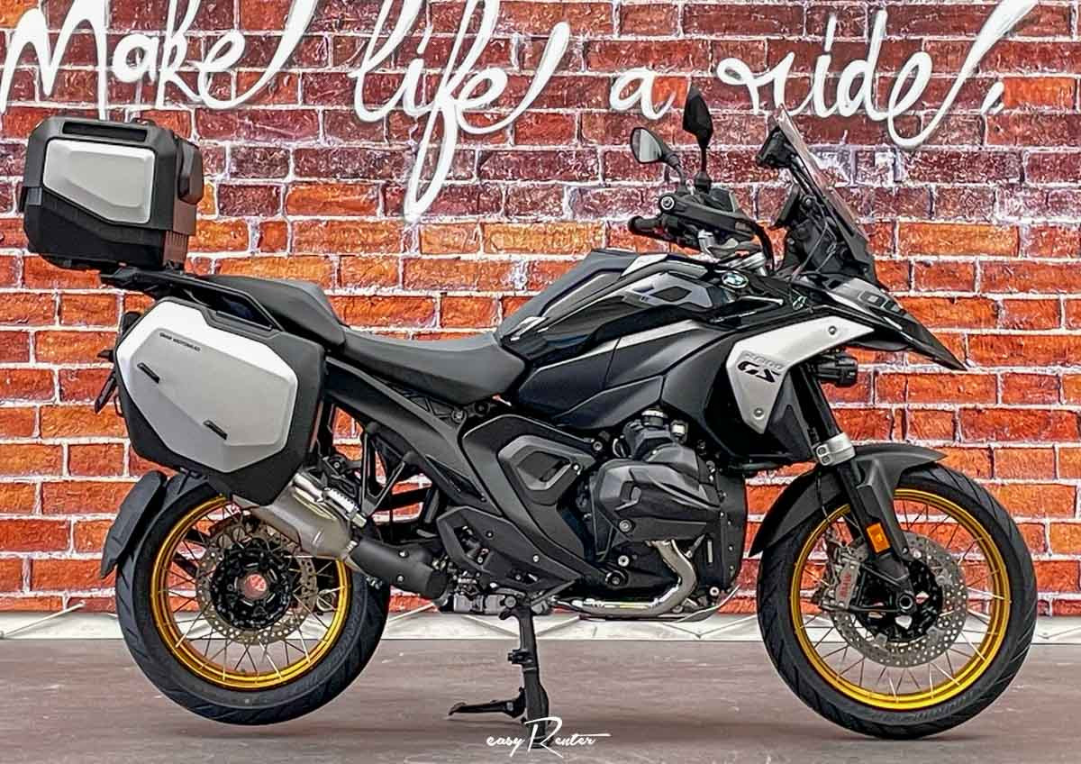 Vannes KTM 890 Adventure A2 motorcycle rental 15293