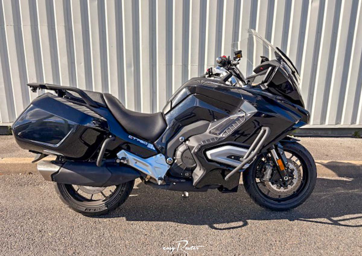Pierrelaye Royal Enfield 650 Continental GT A2 motorcycle rental 16022