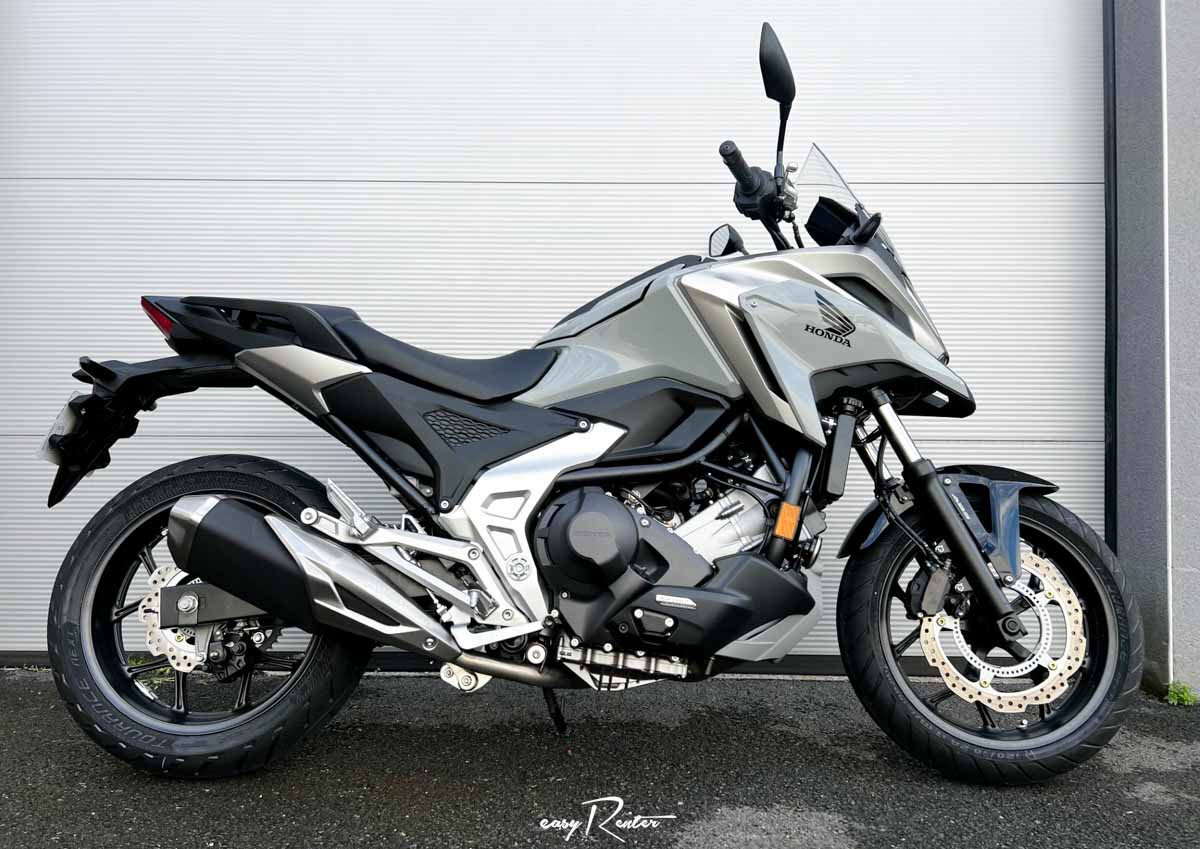 Le Mans Silence S01 scooter rental 18789