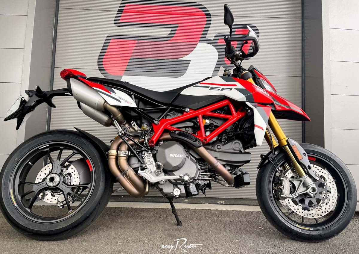 Location moto Laval Ducati 400 Scrambler 1