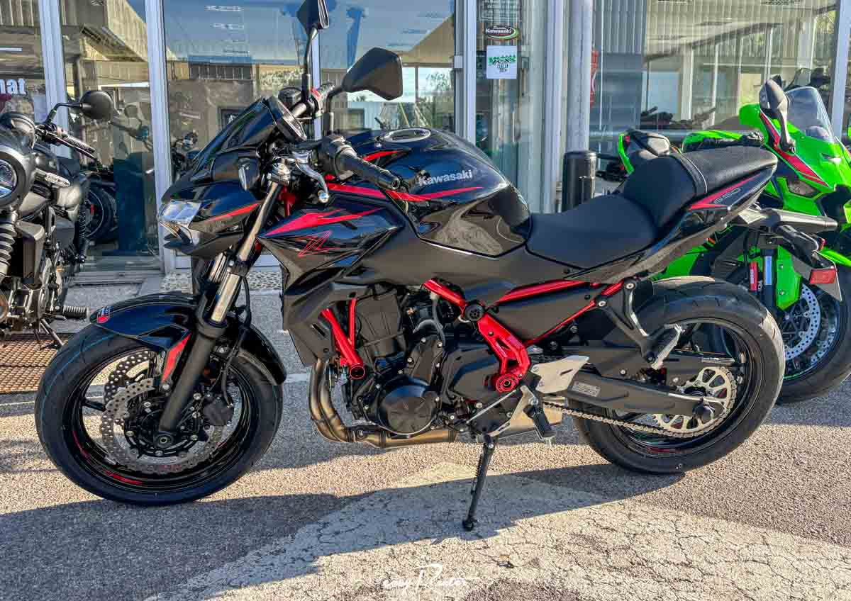 Location moto Laval Yamaha MT07 1