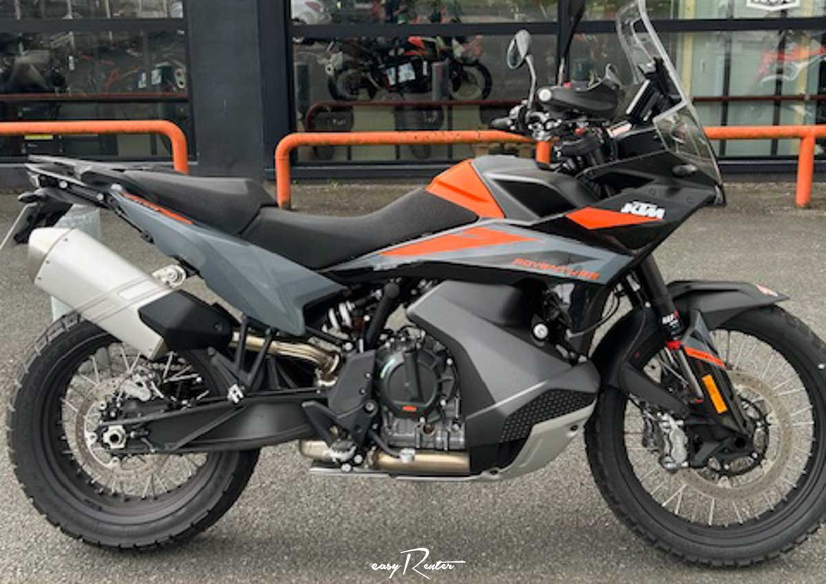 Location moto Laval Ducati 400 Scrambler 1