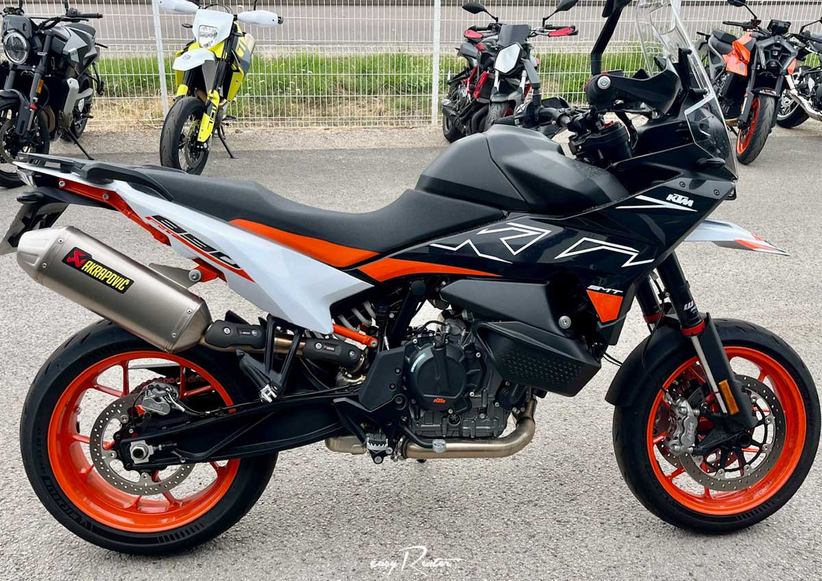 Vannes KTM 890 Adventure A2 motorcycle rental 15293