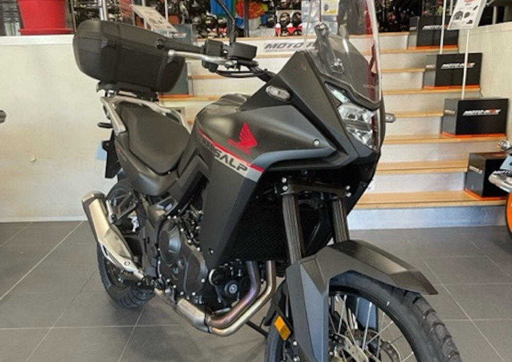 Le Mans Silence S01 scooter rental 18789