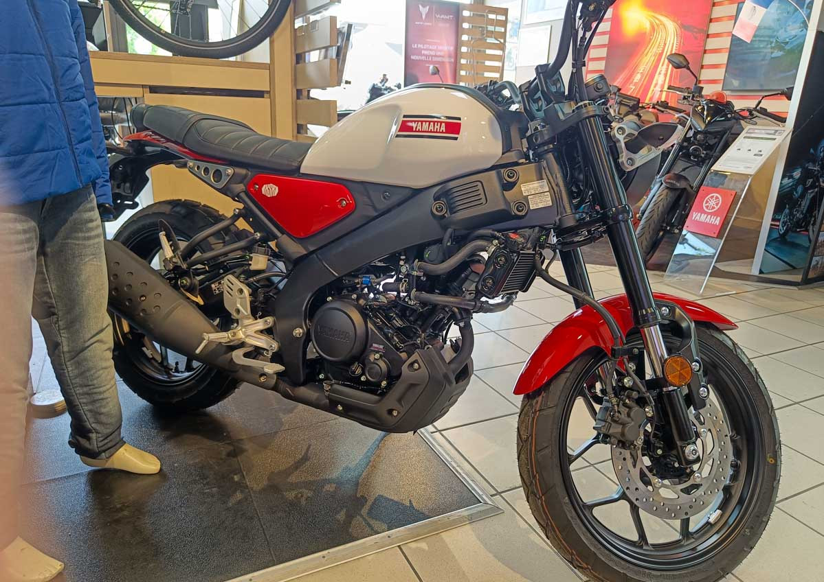 Evreux Yamaha Tracer 700 A2 motorcycle rental 14622